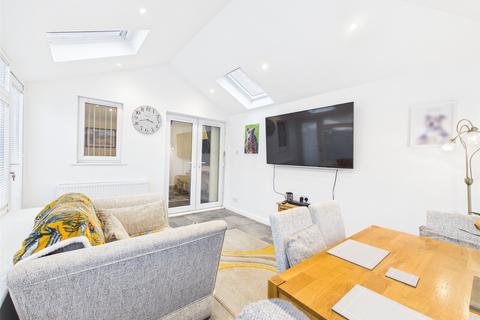 2 bedroom semi-detached house for sale, Trefoil Close, Worcester, WR5