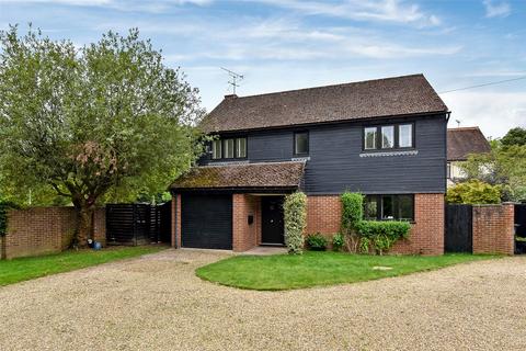 4 bedroom detached house to rent, Coldmoorholme Lane, Bourne End, Buckinghamshire, SL8