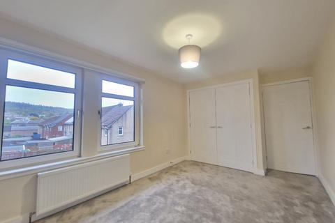 3 bedroom terraced house to rent, Stewart Street, Cambusbarron, Stirling, FK7