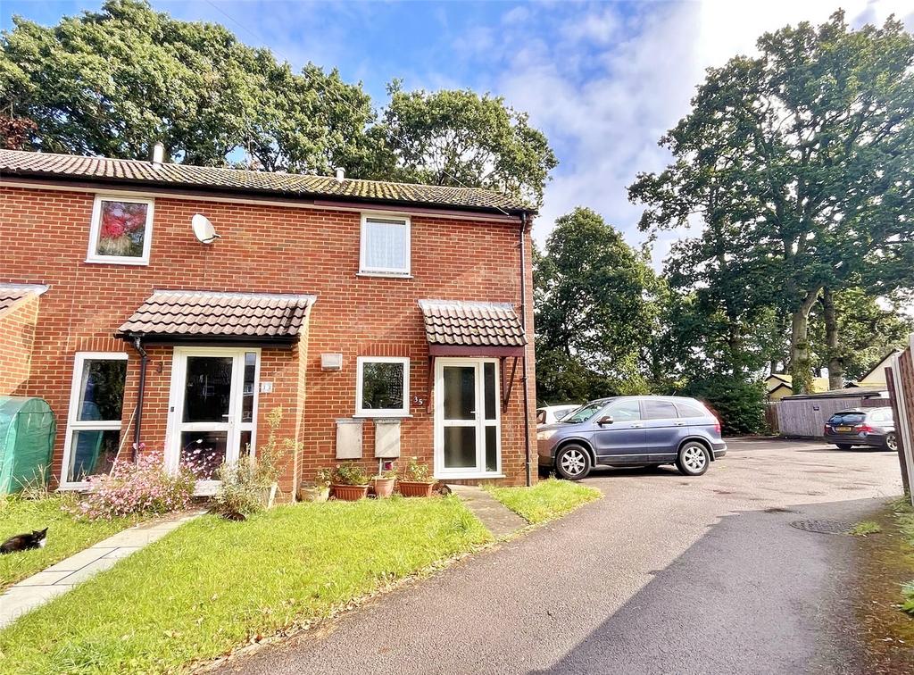 Monmouth Drive, Verwood, Dorset, BH31 2 bed end of terrace house for