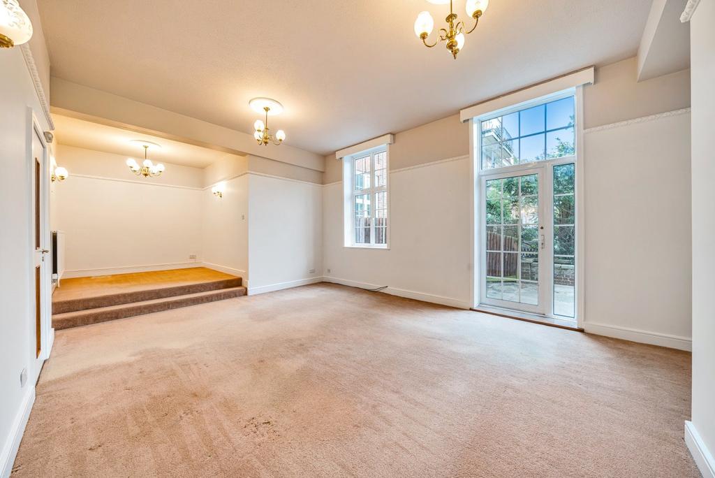 Sitting/Dining Room