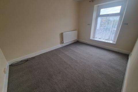 3 bedroom end of terrace house to rent, 10 Glynllwchwr Road Pontarddulais Swansea