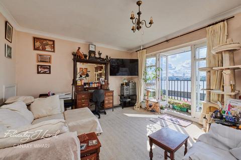 3 bedroom flat for sale, Barge House Road, London, E16