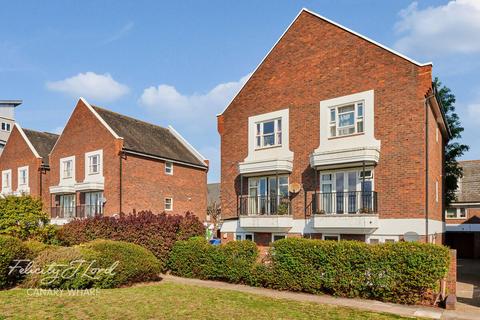 3 bedroom flat for sale, Barge House Road, London, E16