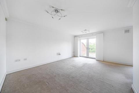 2 bedroom flat for sale, Oxted,  Surrey,  RH8