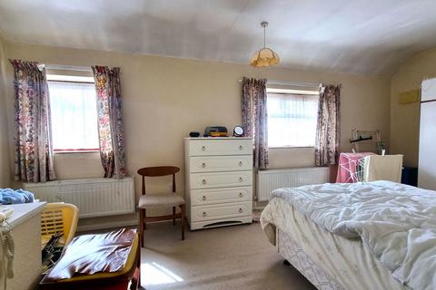 4 Radfield Way, Sidcup, DA15 8EB
