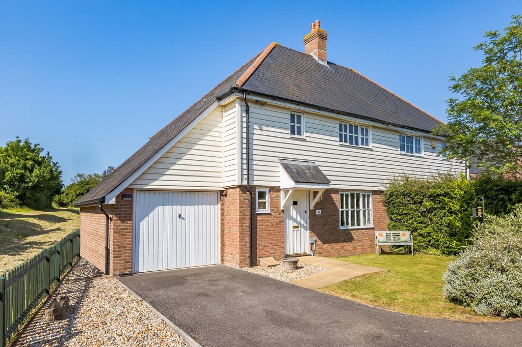 Morris Drive, Billingshurst, RH14 3 bed semidetached house for sale