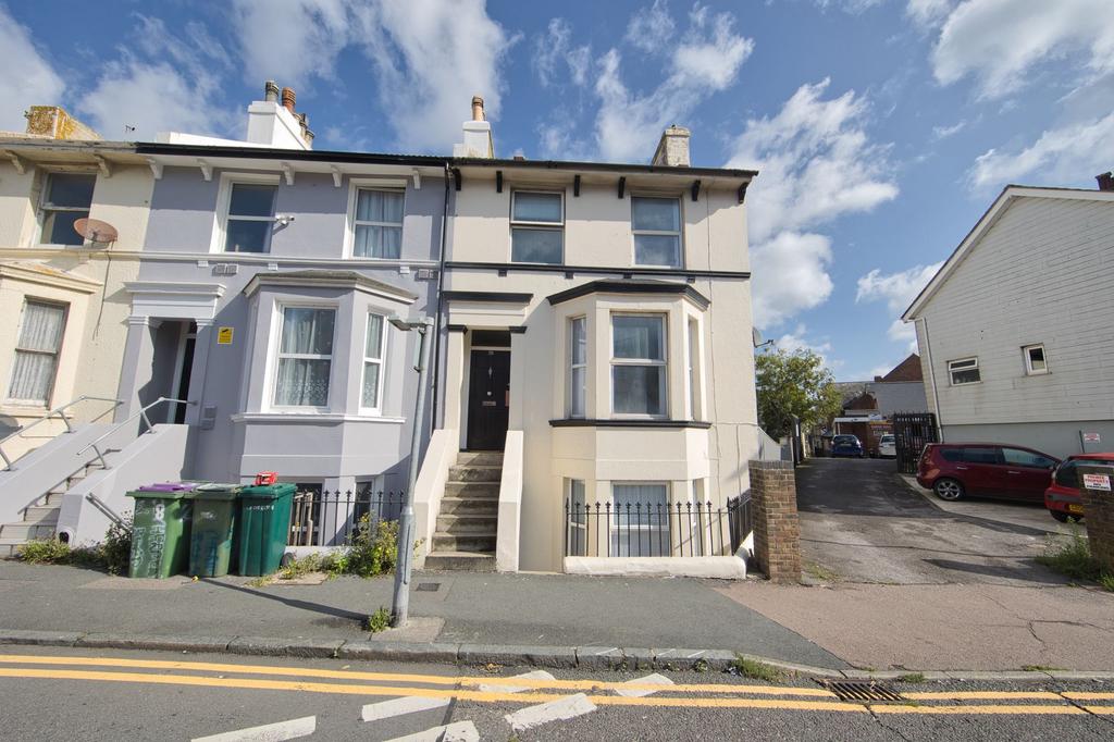 Cheriton Road, Folkestone, CT20 4 bed end of terrace house for sale £