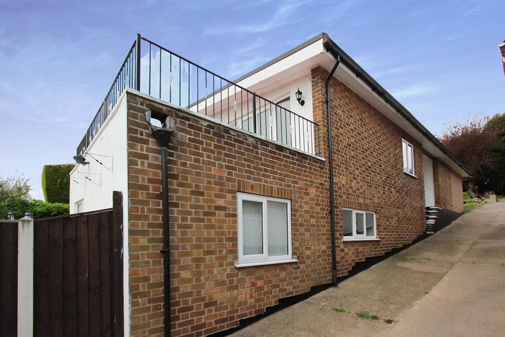 Darley Avenue, Toton, NG9 4 bed detached house £1,600 pcm (£369 pw)
