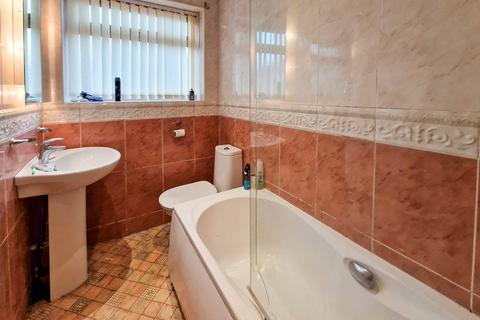40 Brookway, Lees, Oldham, OL4 5BE
