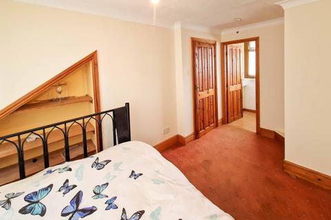 40 Brookway, Lees, Oldham, OL4 5BE