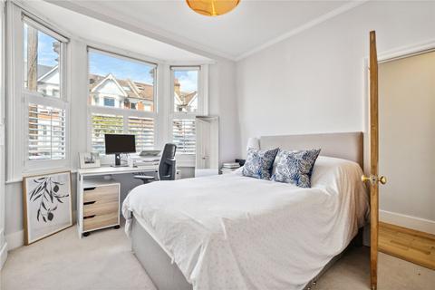 136 Ravensbury Road, London, SW18 4RU