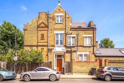 2 bedroom apartment to rent, Kings Avenue, Clapham, SW4