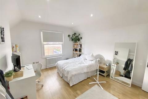 2 bedroom apartment to rent, Kings Avenue, Clapham, SW4