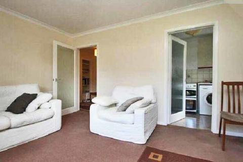 2 Juniper Court, Harrow, HA3 7JF