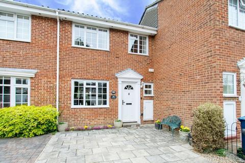 1a Willows Close, Pinner, HA5 3SY