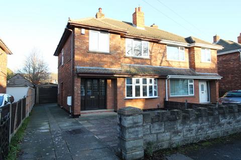 3 bedroom semi-detached house to rent, Bollingbroke Road, Scunthorpe