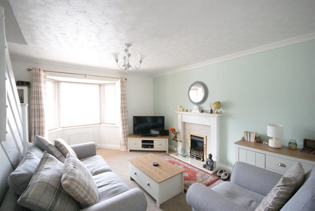 Digby Close, Lincoln 2 bed semidetached house to rent £800 pcm (£185 pw)