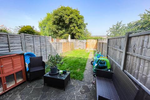 9 Poulcott, Wraysbury, Staines-upon-thames, TW19 5DN
