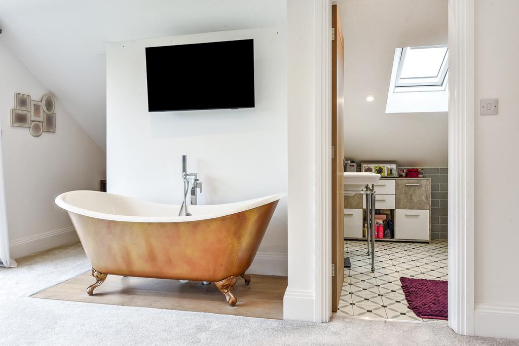 Bedroom Bath &amp; Ensuite
