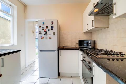 3 bedroom terraced house to rent, Welbeck Road, London, E6