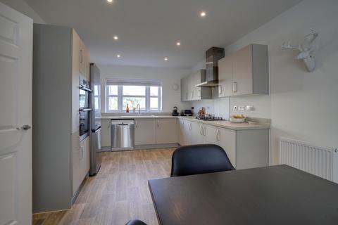 88 Dart Avenue, Exeter, EX2 7TX