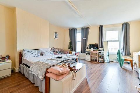 78 Elsted Street, London, SE17 1QG