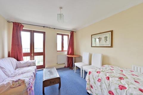 1 bedroom flat for sale - 5 Newport House, 329 Danebury Avenue, London, SW15 4DE