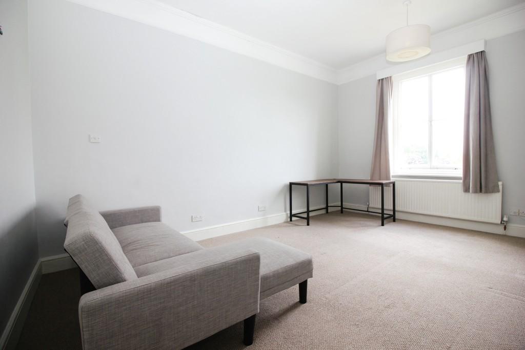 Camden Park Road, Chislehurst Studio £1,250 pcm (£288 pw)