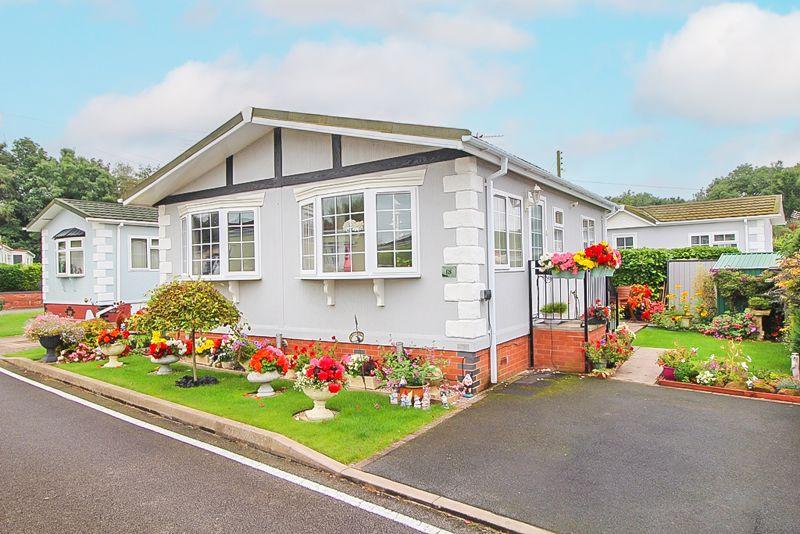 Ball Lane, Wolverhampton 2 bed park home for sale £130,000