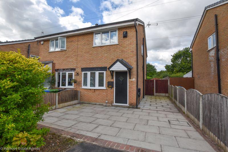 Sheldrake Road, Altrincham, WA14 2 bed semidetached house £1,300 pcm