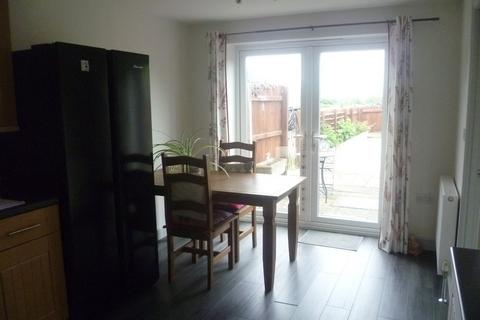 3 bedroom end of terrace house to rent, Creech Hill View, Station Road