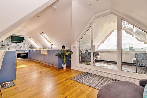 3 bedroom penthouse for sale, Eastern Parade, Southsea