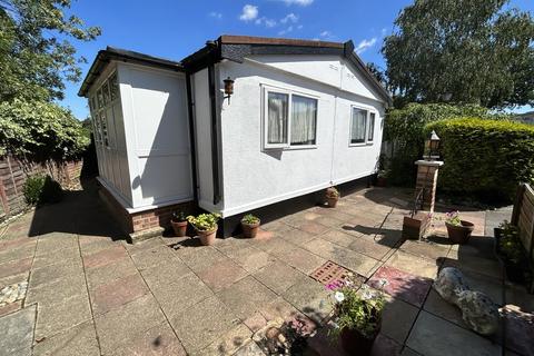 2 bedroom mobile home for sale, The Elms , Lippitts Hill