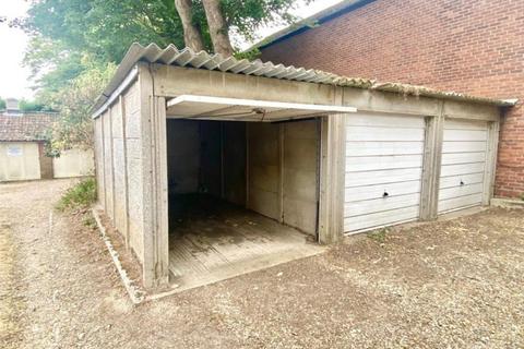 Garage to rent, Highfield Lane, Southampton