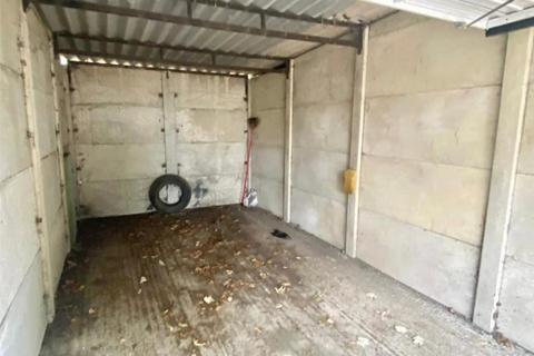 Garage to rent, Highfield Lane, Southampton