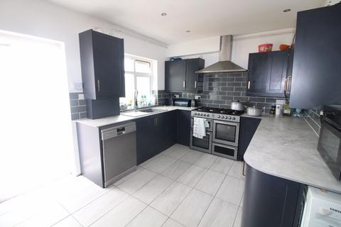 6 bedroom semi-detached house for sale, Leicester Road, Luton