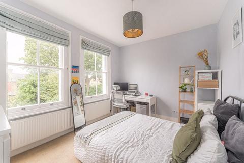 35a Hardwicke Road, London, N13 4SL