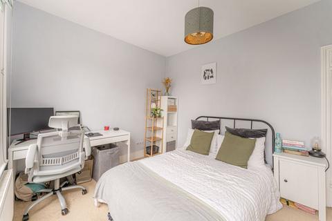 35a Hardwicke Road, London, N13 4SL