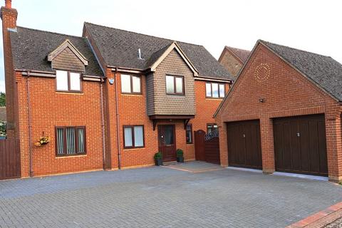 2 Bunyan Close, Gamlingay, Sandy, SG19 3JD