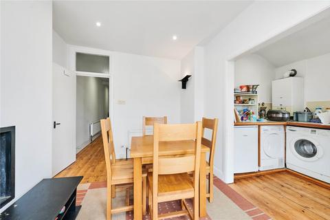 3 bedroom flat to rent, Cato Road, London, SW4