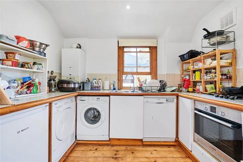 3 bedroom flat to rent, Cato Road, London, SW4