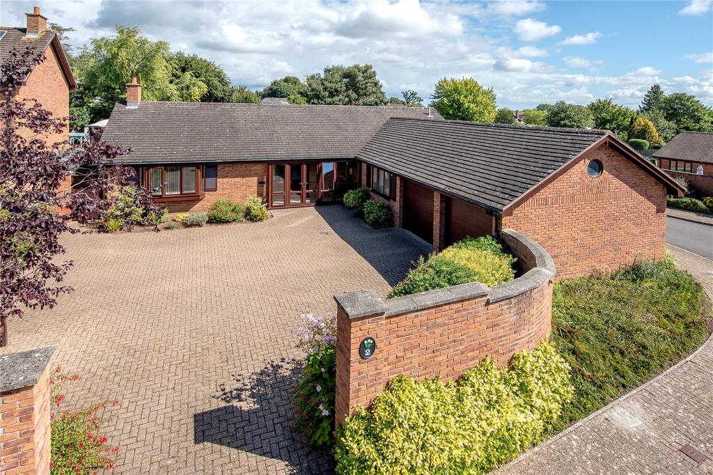 Highgrove, Sherford Road, Taunton, Somerset, TA1 3 bed bungalow for