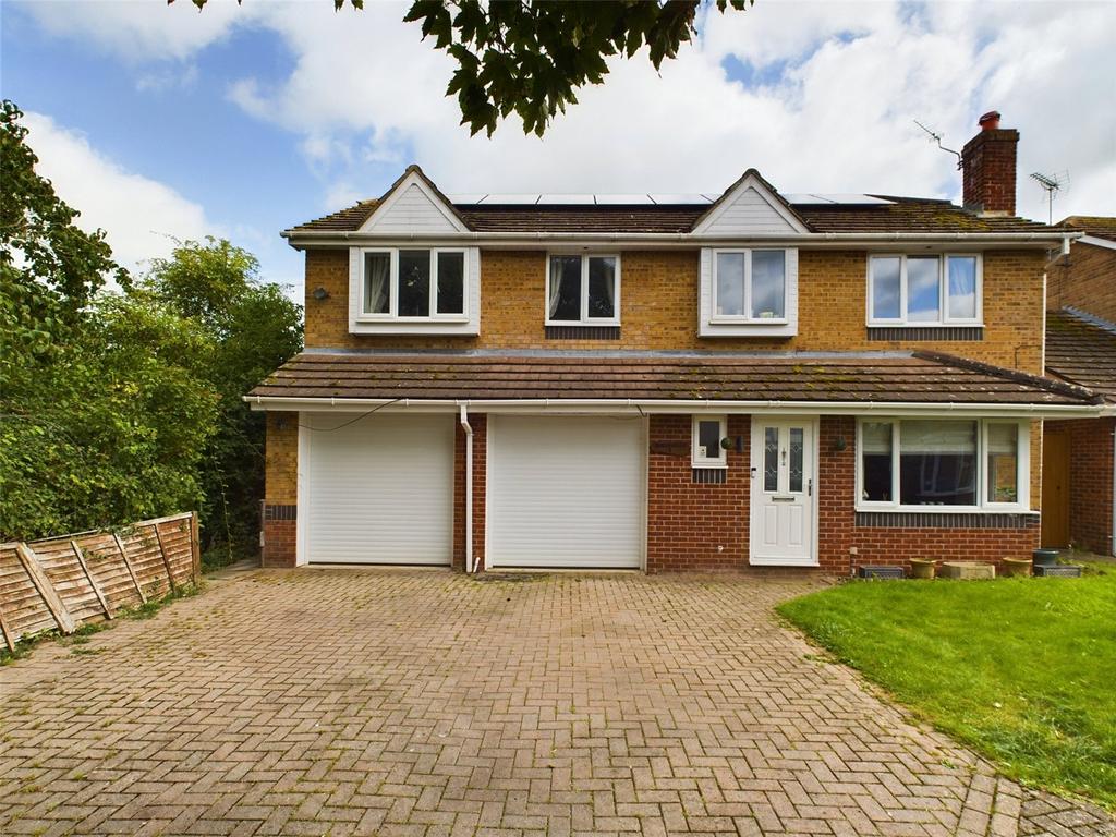 Palmer Avenue, Abbeymead, Gloucester, GL4 5 bed detached house for sale