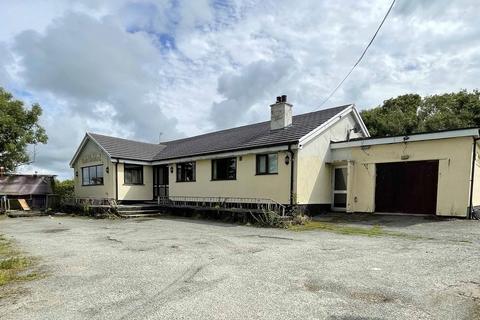 3 bedroom bungalow for sale - Rhosybol, Amlwch, Isle of Anglesey, LL68