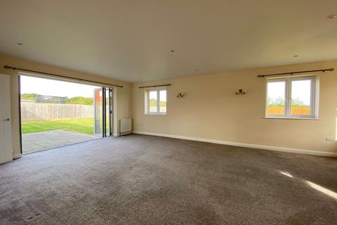 4 bedroom detached house to rent - Oakenden, Woodchurch, Ashford, Kent, TN26