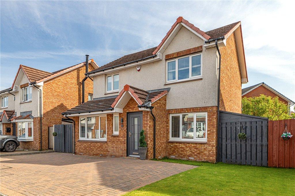 Andrew Paton Way, Hamilton, South Lanarkshire 3 bed detached house for