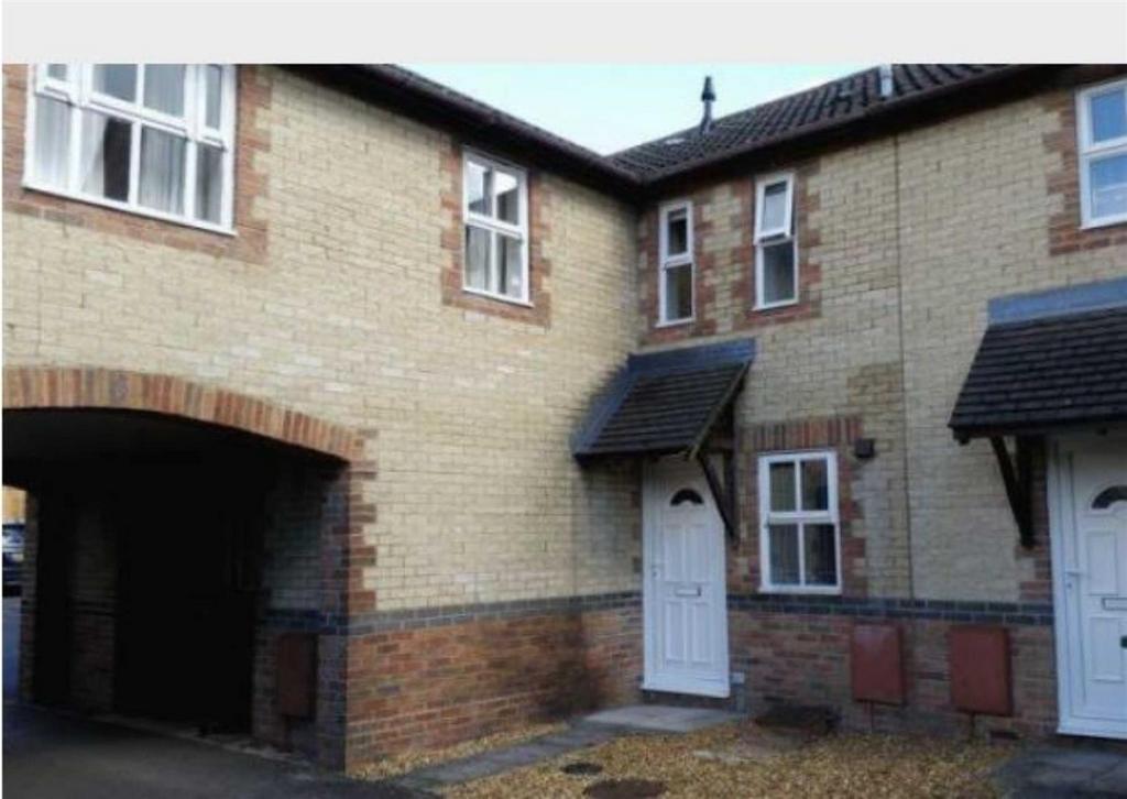 Rowe Mead, Chippenham 1 bed terraced house £825 pcm (£190 pw)