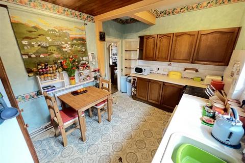 24 Hillside Road, Heswall, Wirral, CH60 0BH