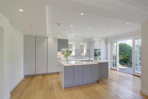 79 Southway, London, NW11 6SB